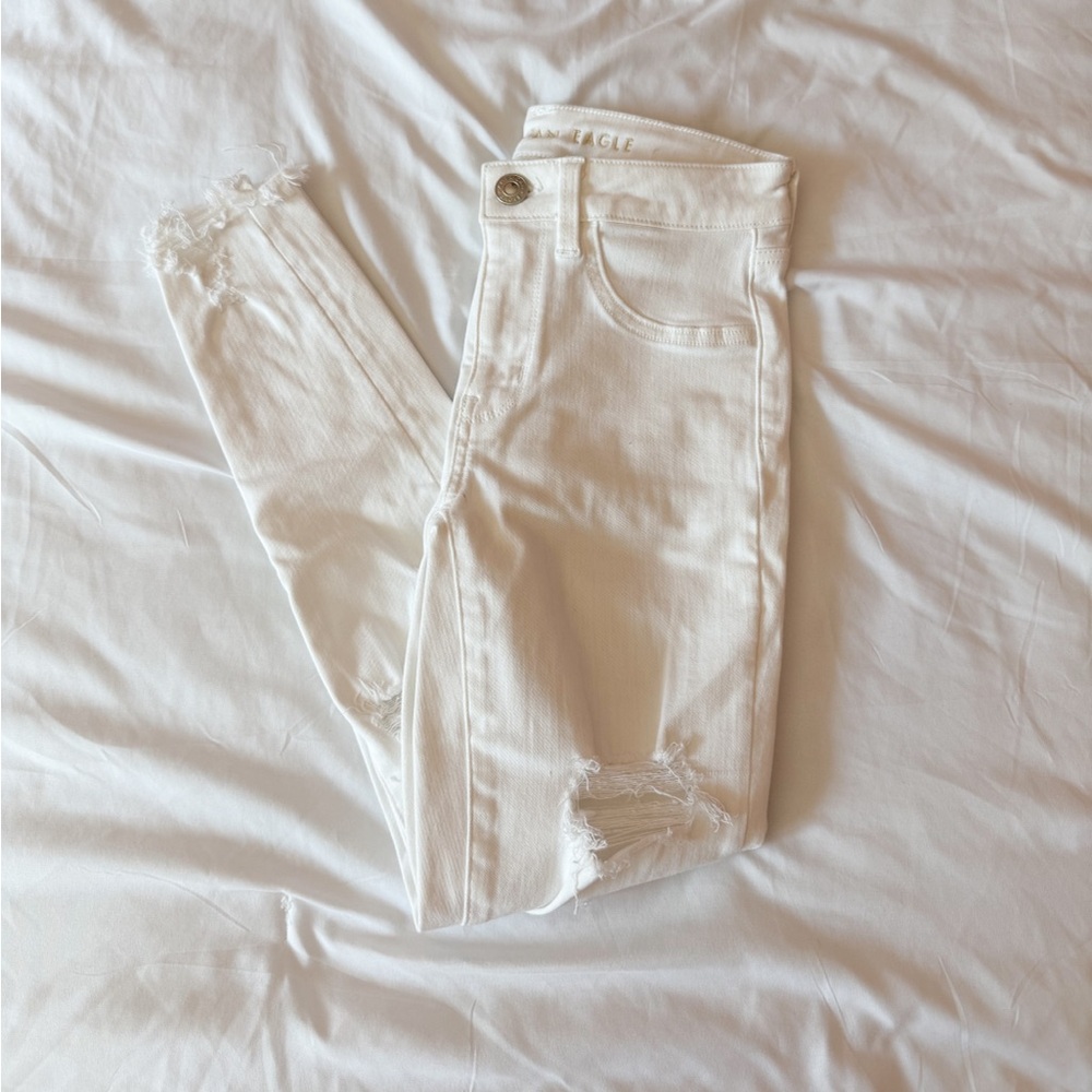 American Eagle Next Level White Distressed Hi-Rise Jeggings Size 2 Short